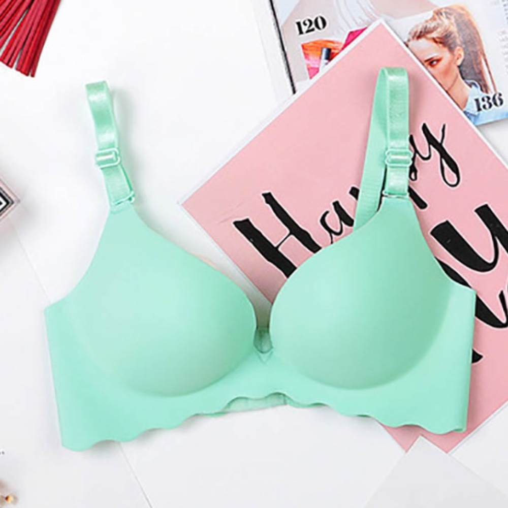 Fashion Wireless Brassieres Intimates Size 34B.